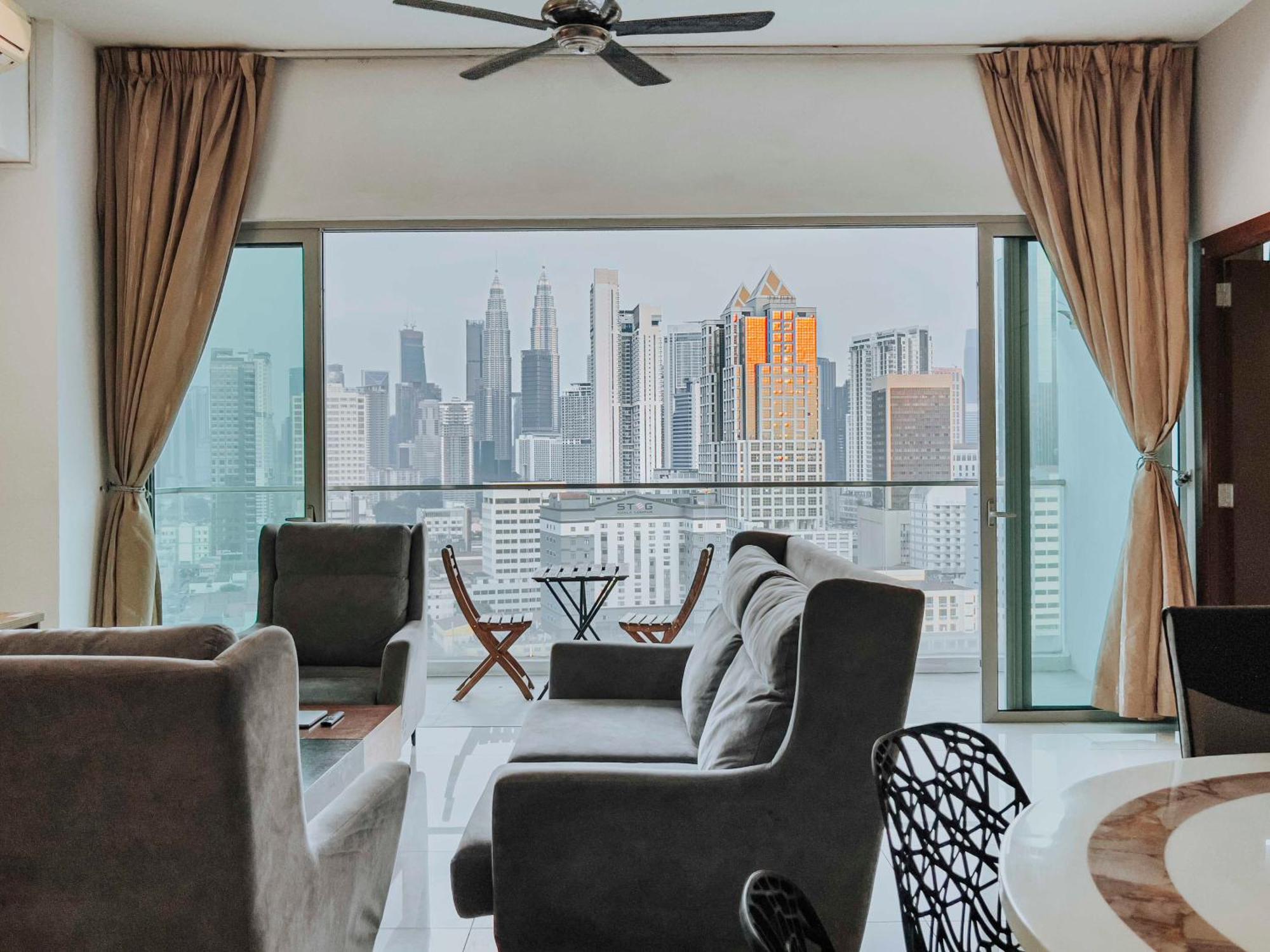 Regalia Residence The Sky Pool Suite Kuala Lumpur Szoba fotó